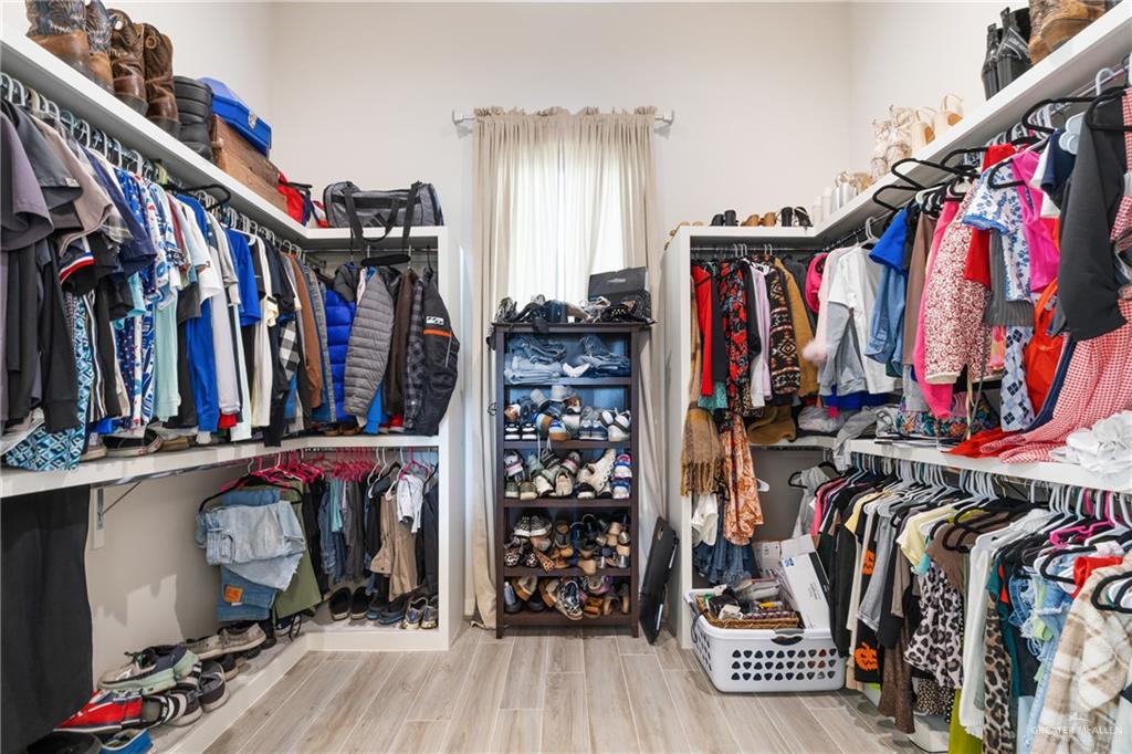 2712 E Bvlgari Drive