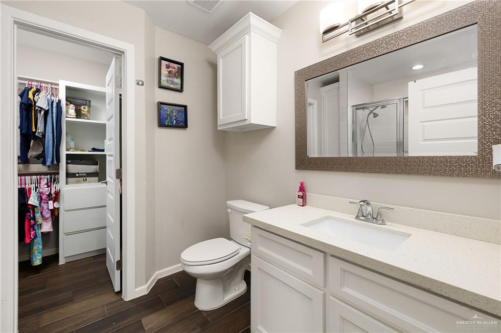 3421 Dessert Inn Drive