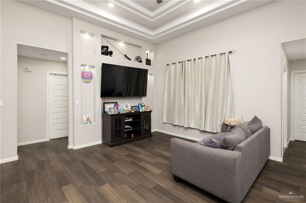 3421 Dessert Inn Drive