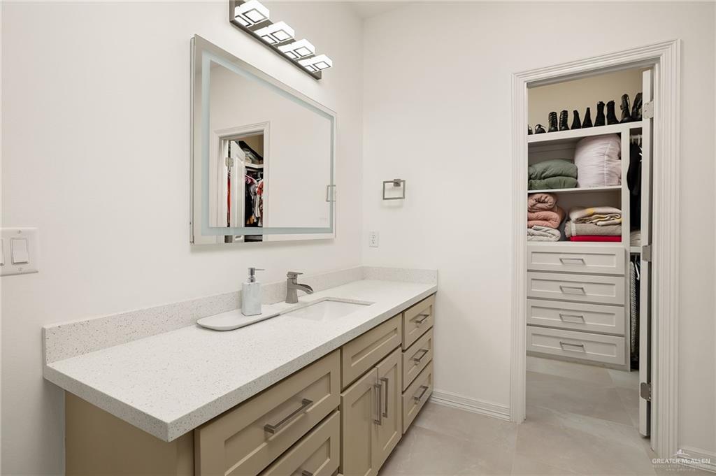 6000 N Rayo Del Sol Street