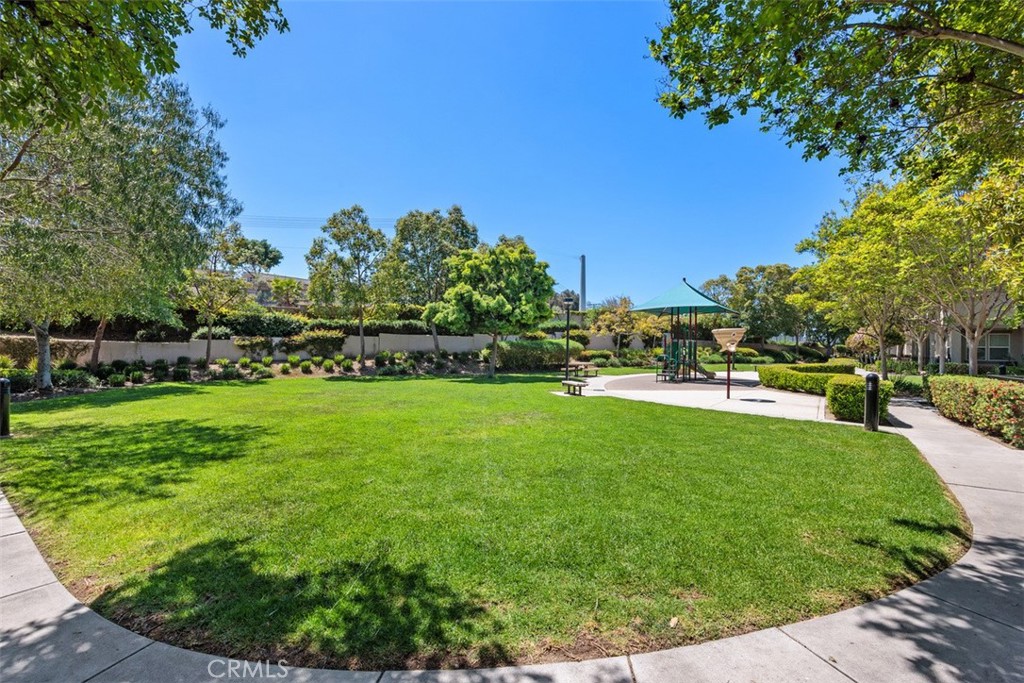 414 Avenida De La Luna