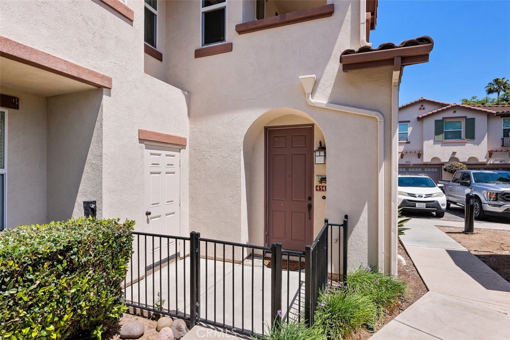 414 Avenida De La Luna