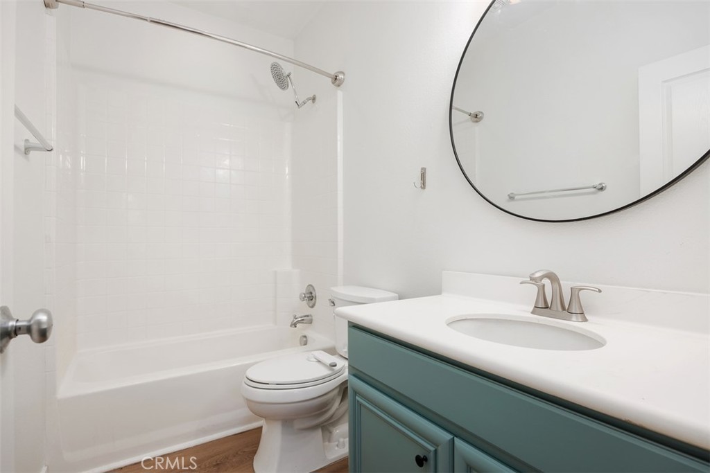 414 Avenida De La Luna