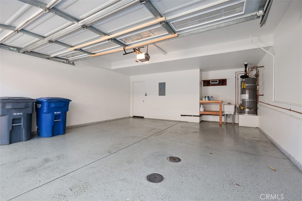 414 Avenida De La Luna