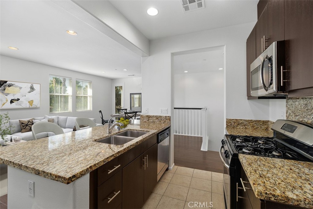 43114 Avenida Abril
