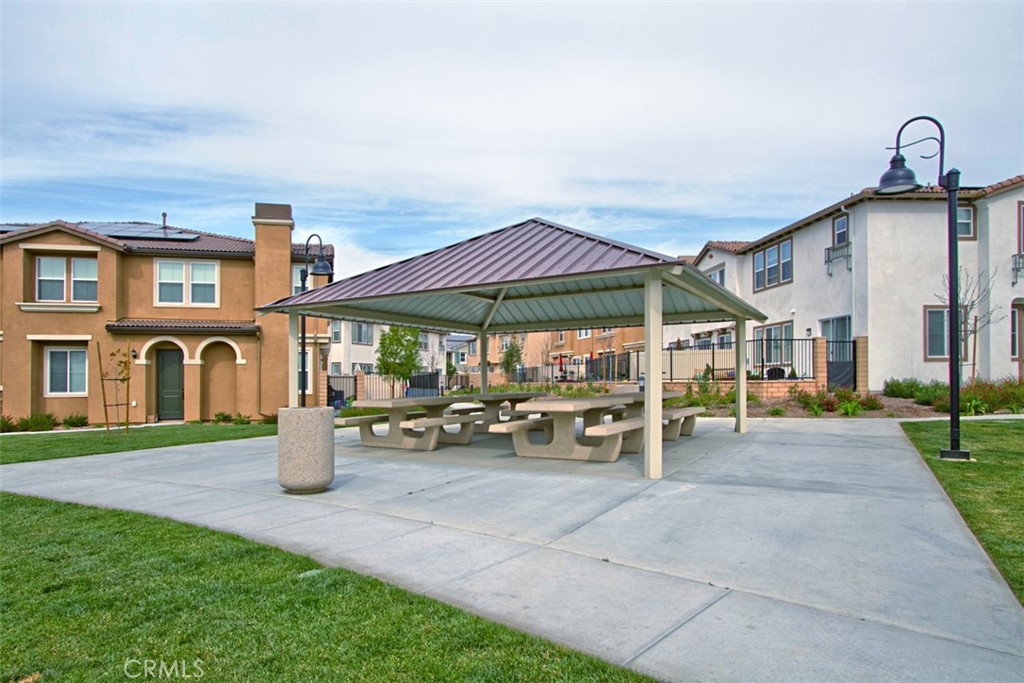 43114 Avenida Abril