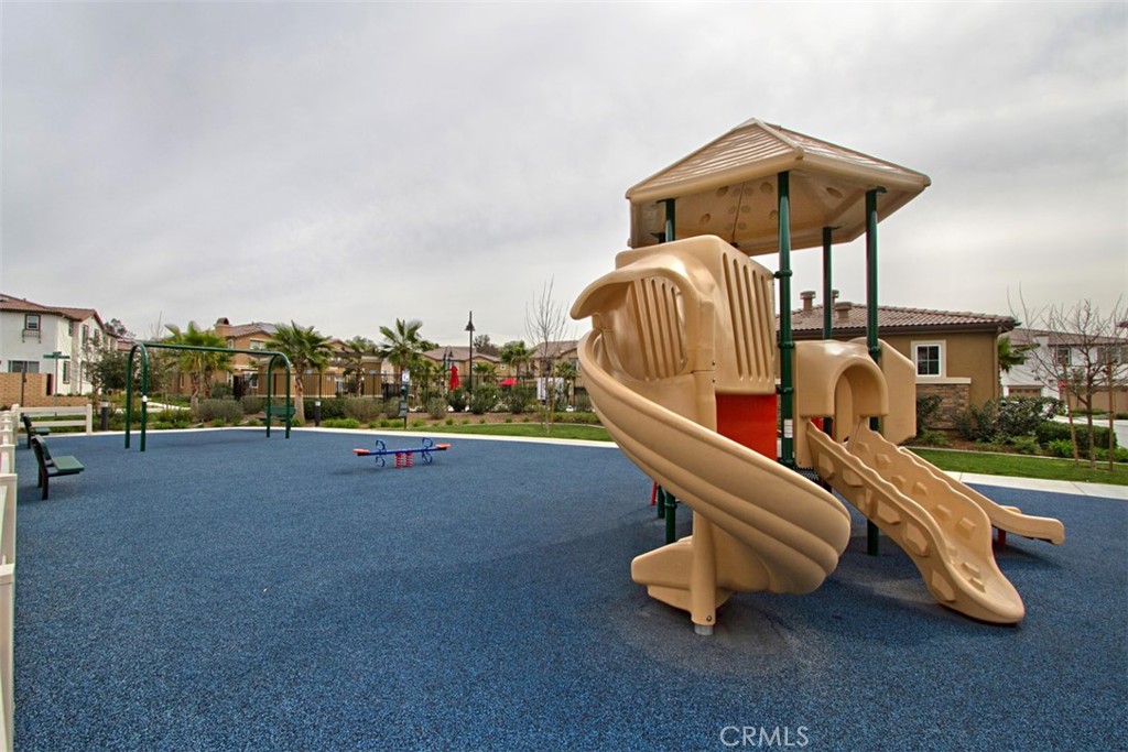 43114 Avenida Abril