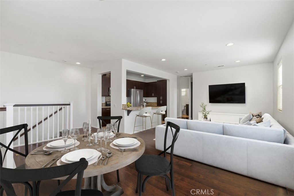 43114 Avenida Abril