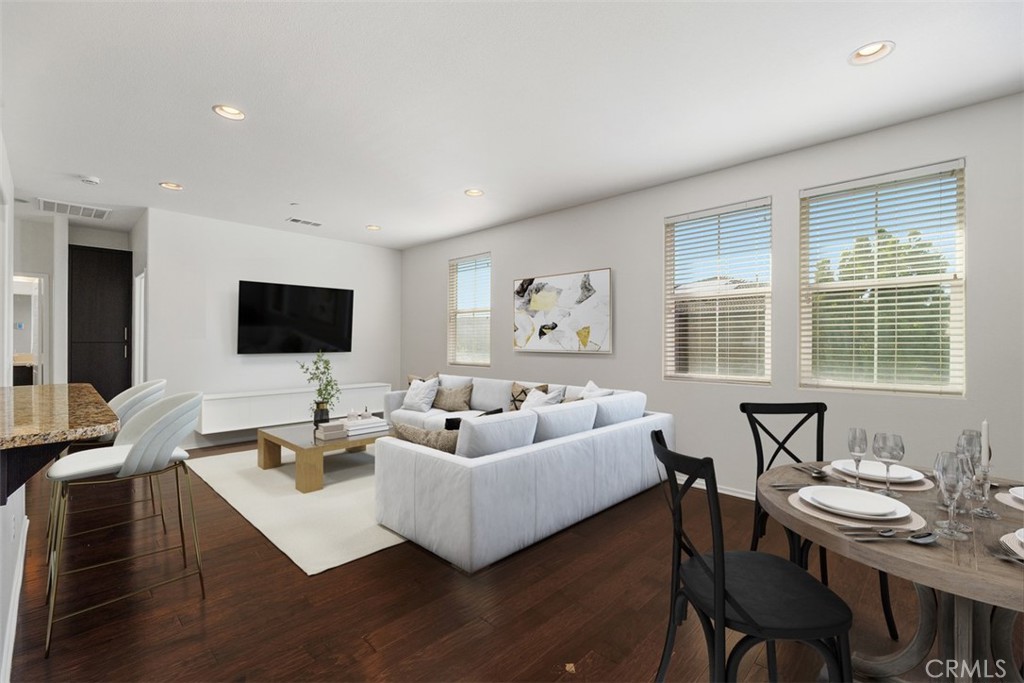 43114 Avenida Abril