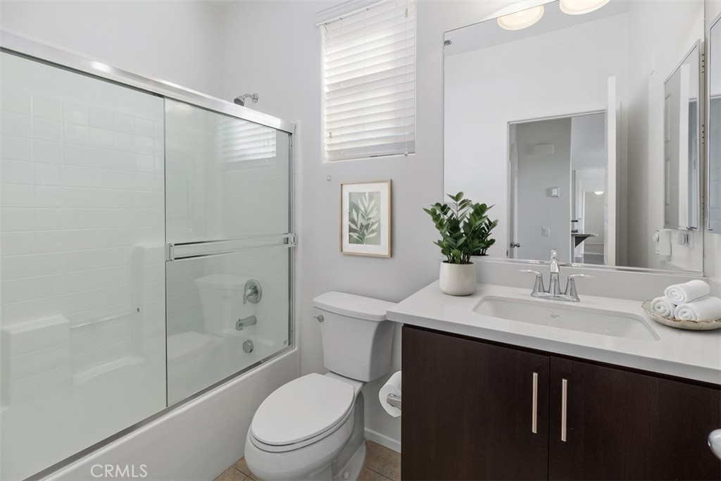43114 Avenida Abril