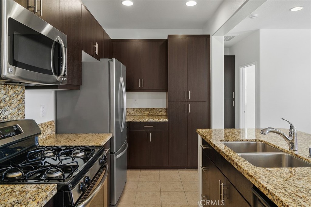 43114 Avenida Abril