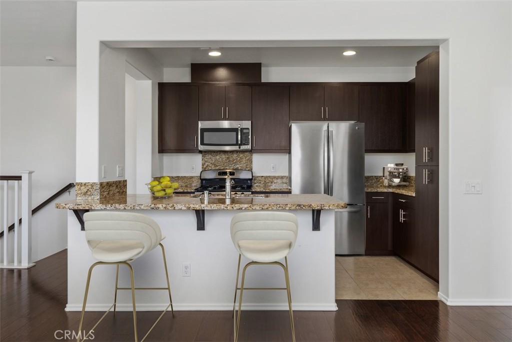 43114 Avenida Abril