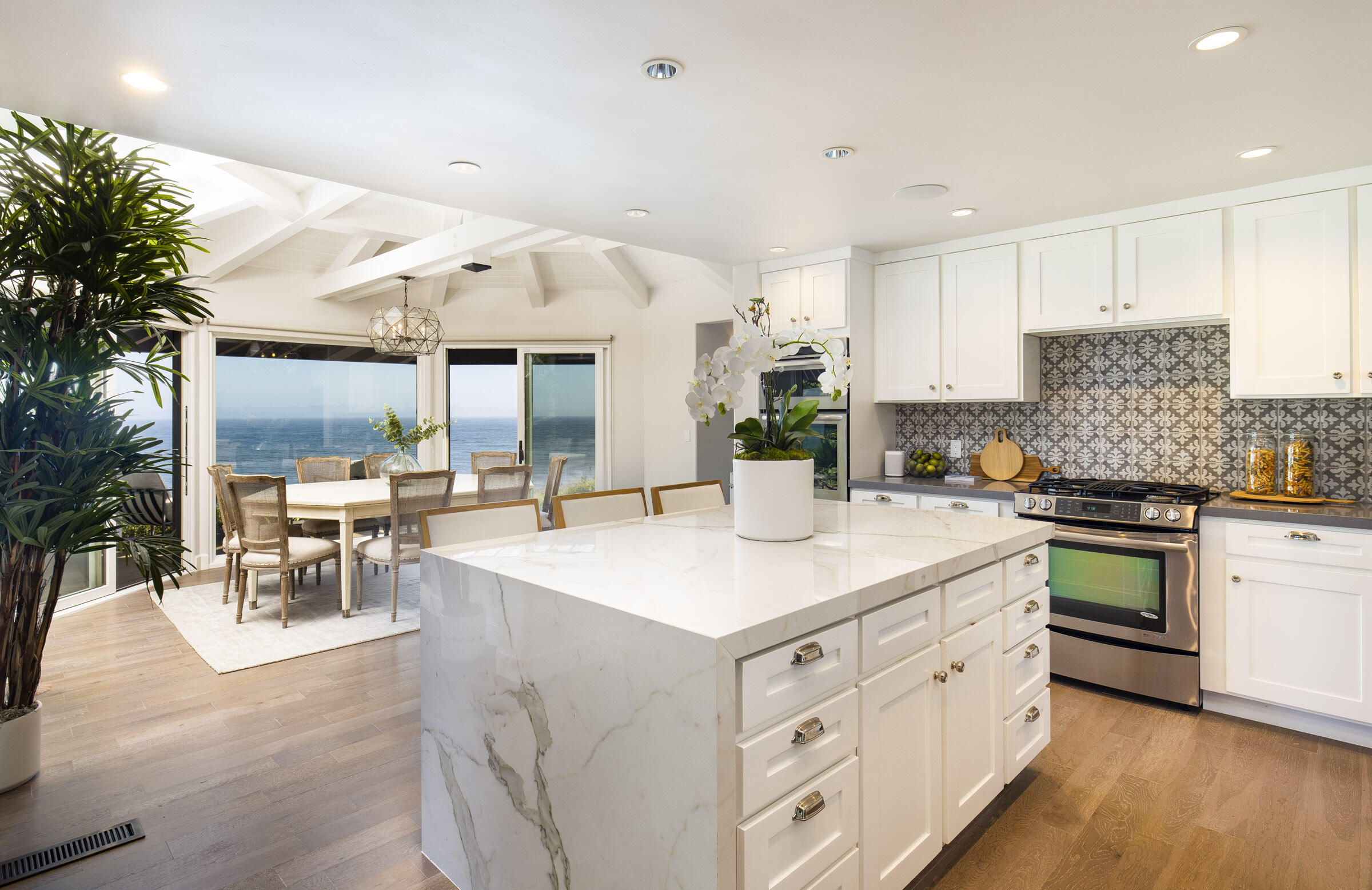 1409 Shoreline Drive