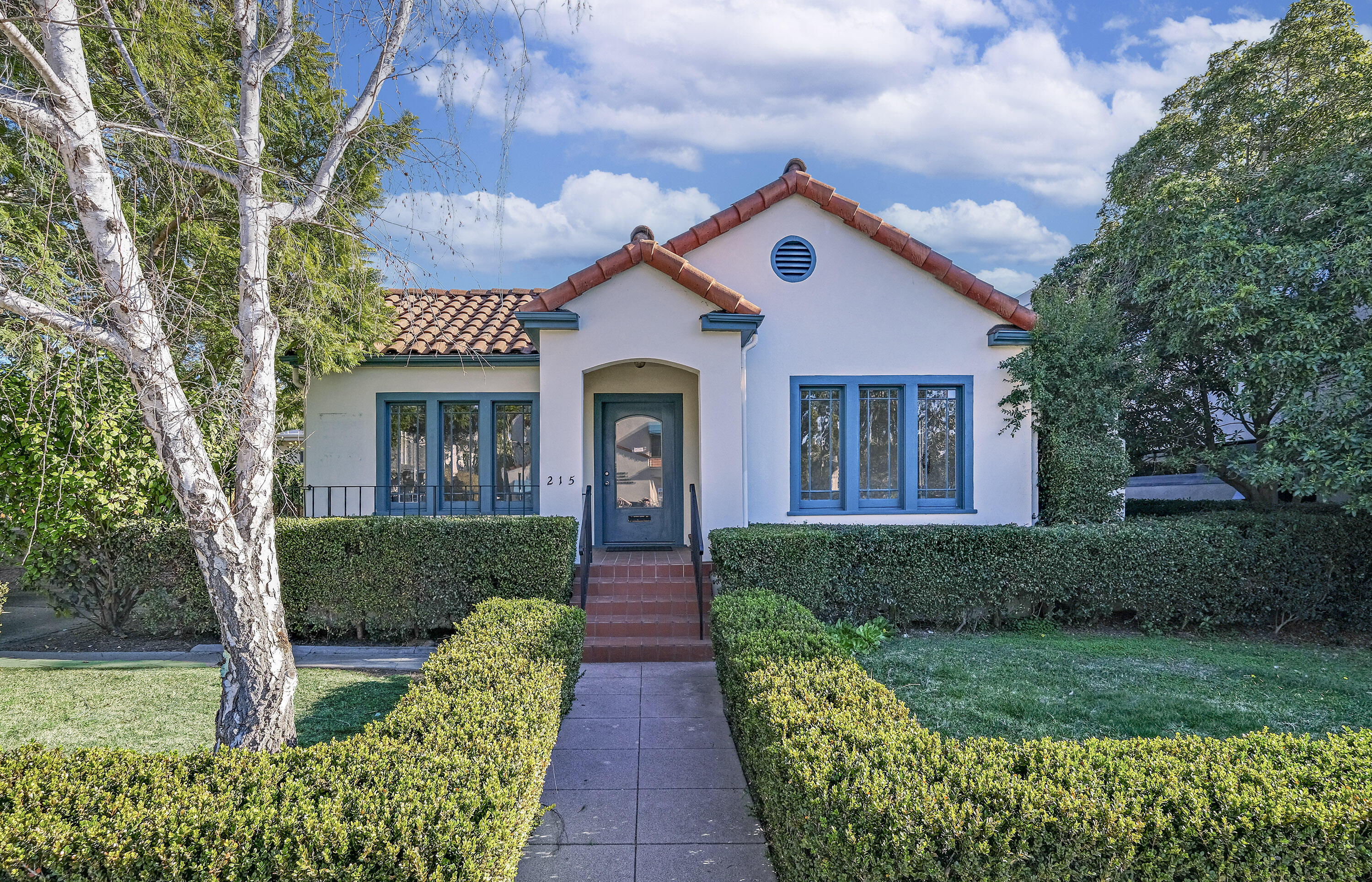 215 W Pueblo Street