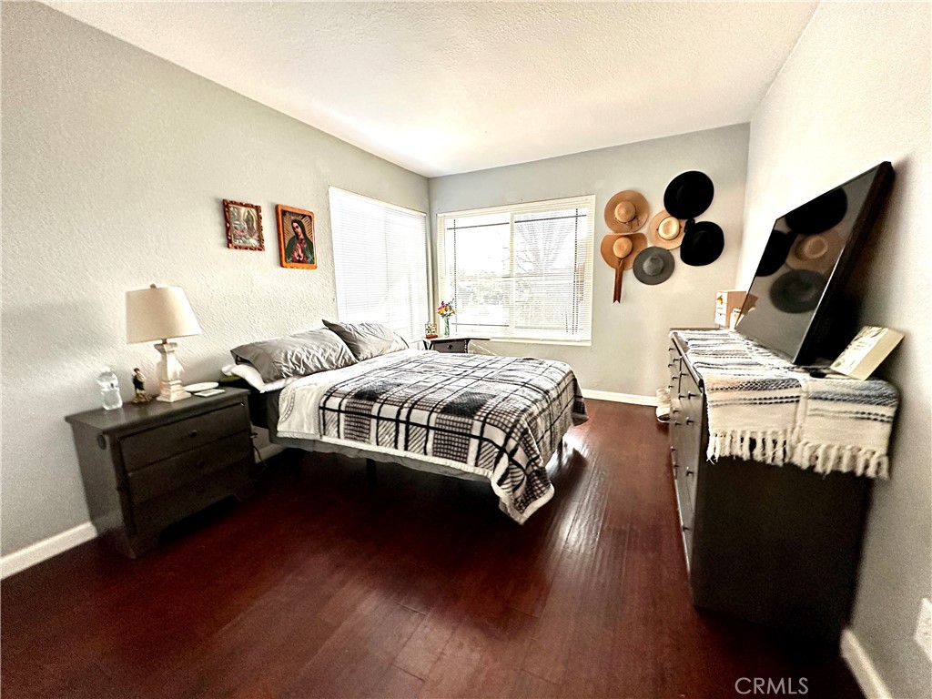 1512 W Sunnyview Dr