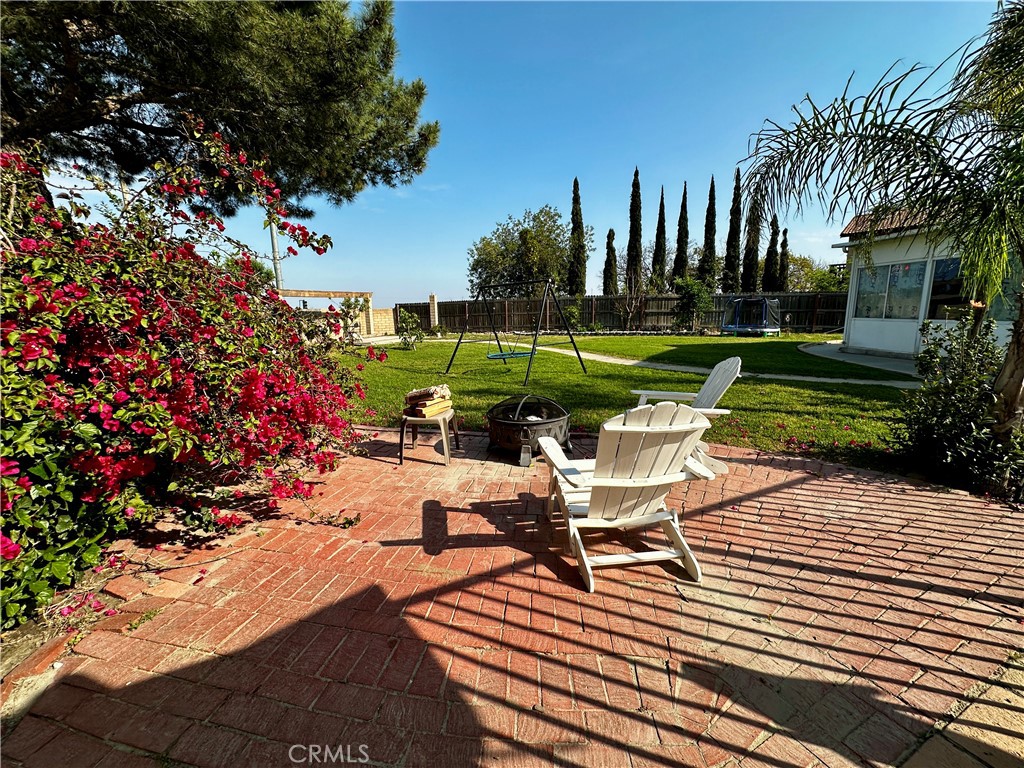 1512 W Sunnyview Dr
