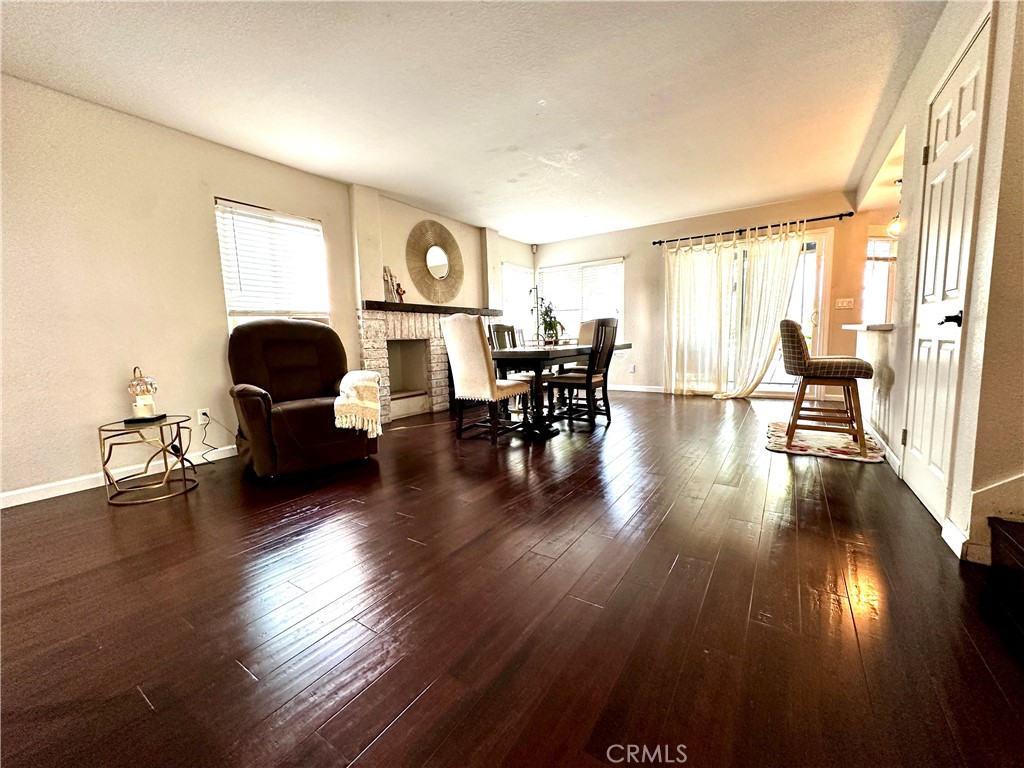1512 W Sunnyview Dr
