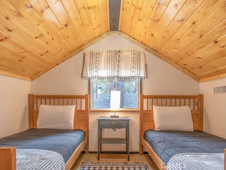 300 Los Angeles Avenue