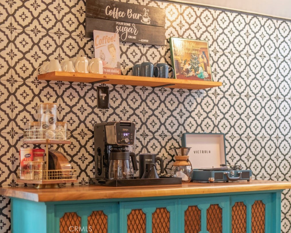 300 Los Angeles Avenue