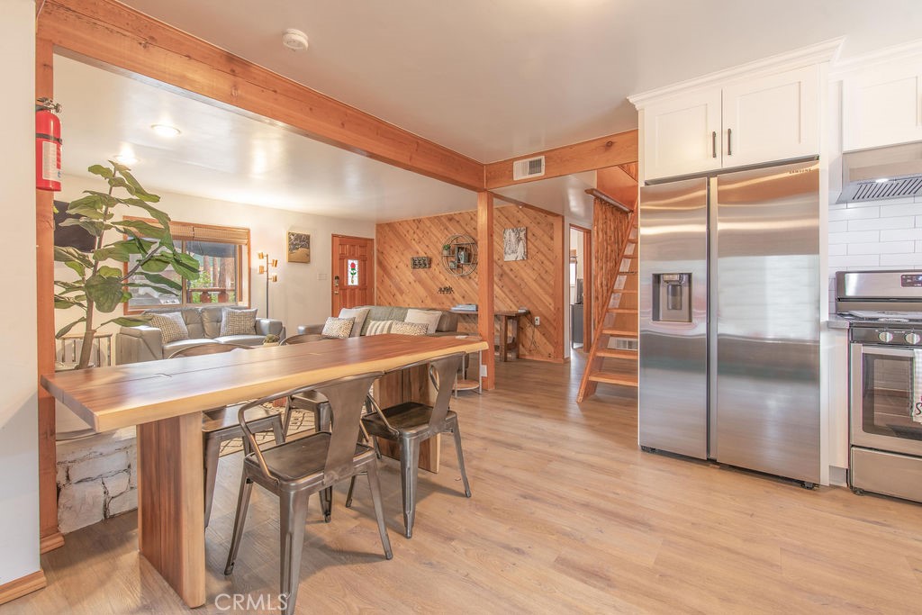 300 Los Angeles Avenue