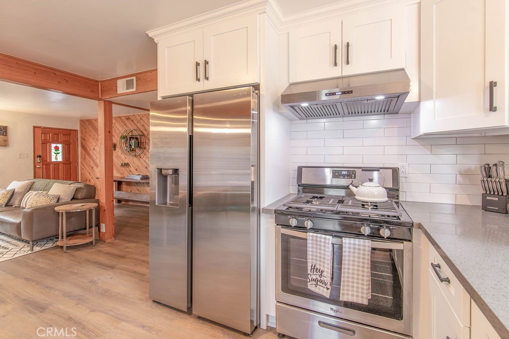 300 Los Angeles Avenue