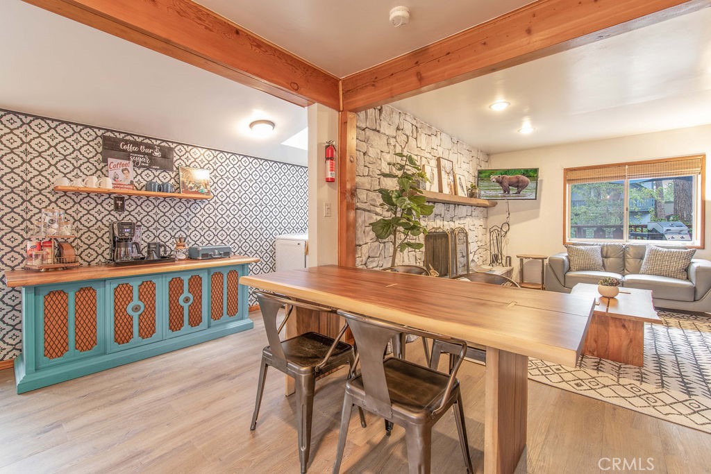 300 Los Angeles Avenue