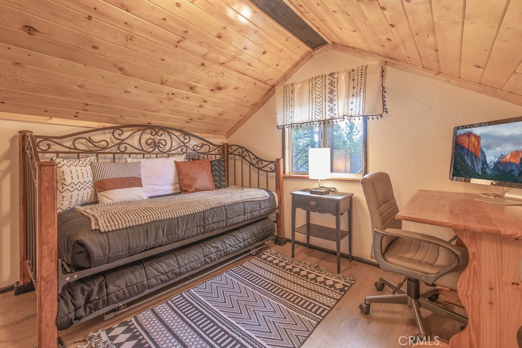 300 Los Angeles Avenue