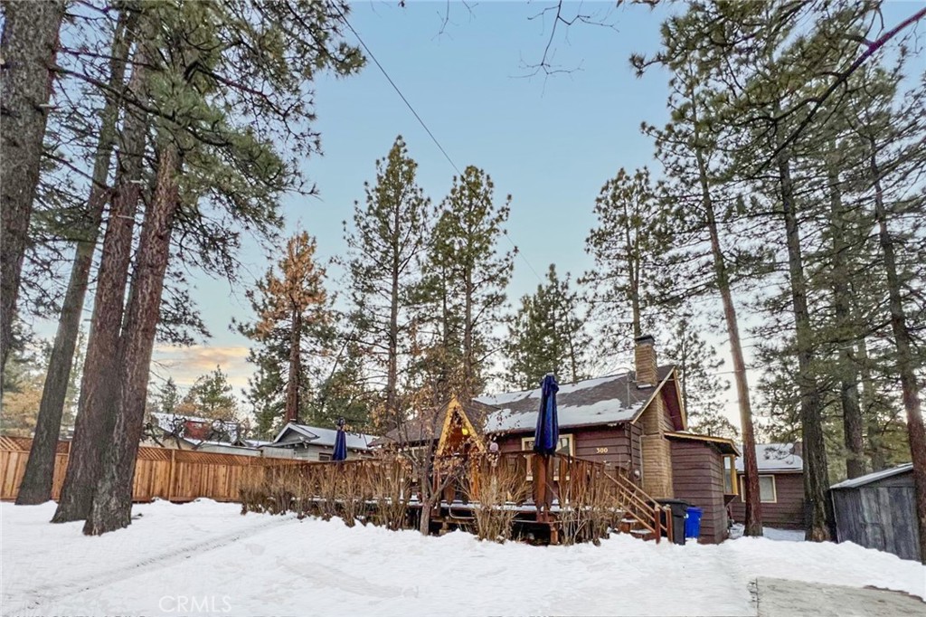 300 Los Angeles Avenue