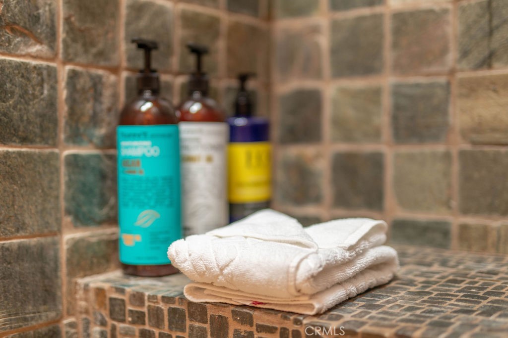 300 Los Angeles Avenue