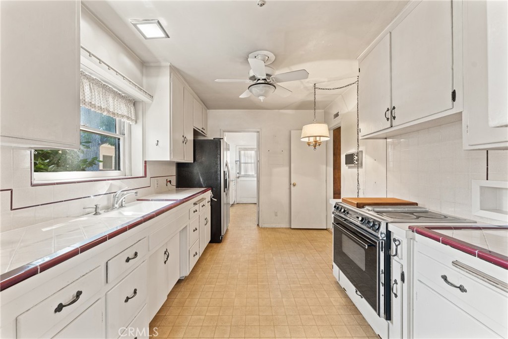 9844 Estrella Avenue