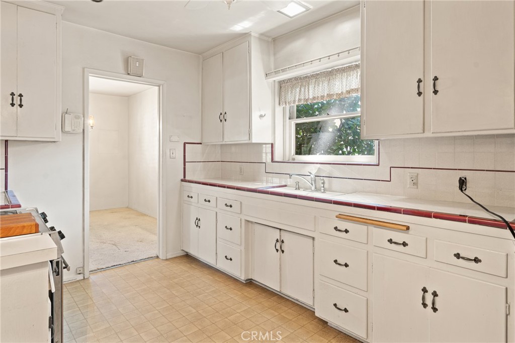 9844 Estrella Avenue