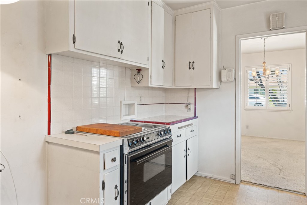 9844 Estrella Avenue