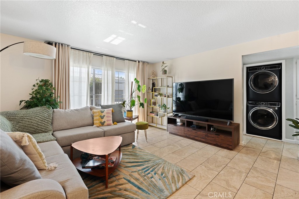 1207 Obispo Avenue 107