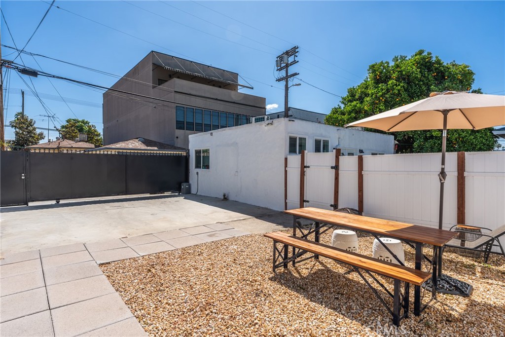 5512 Willowcrest