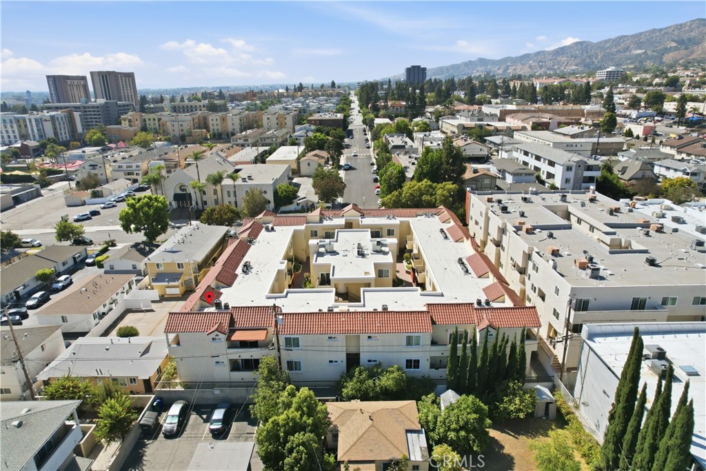 300 E Providencia 205