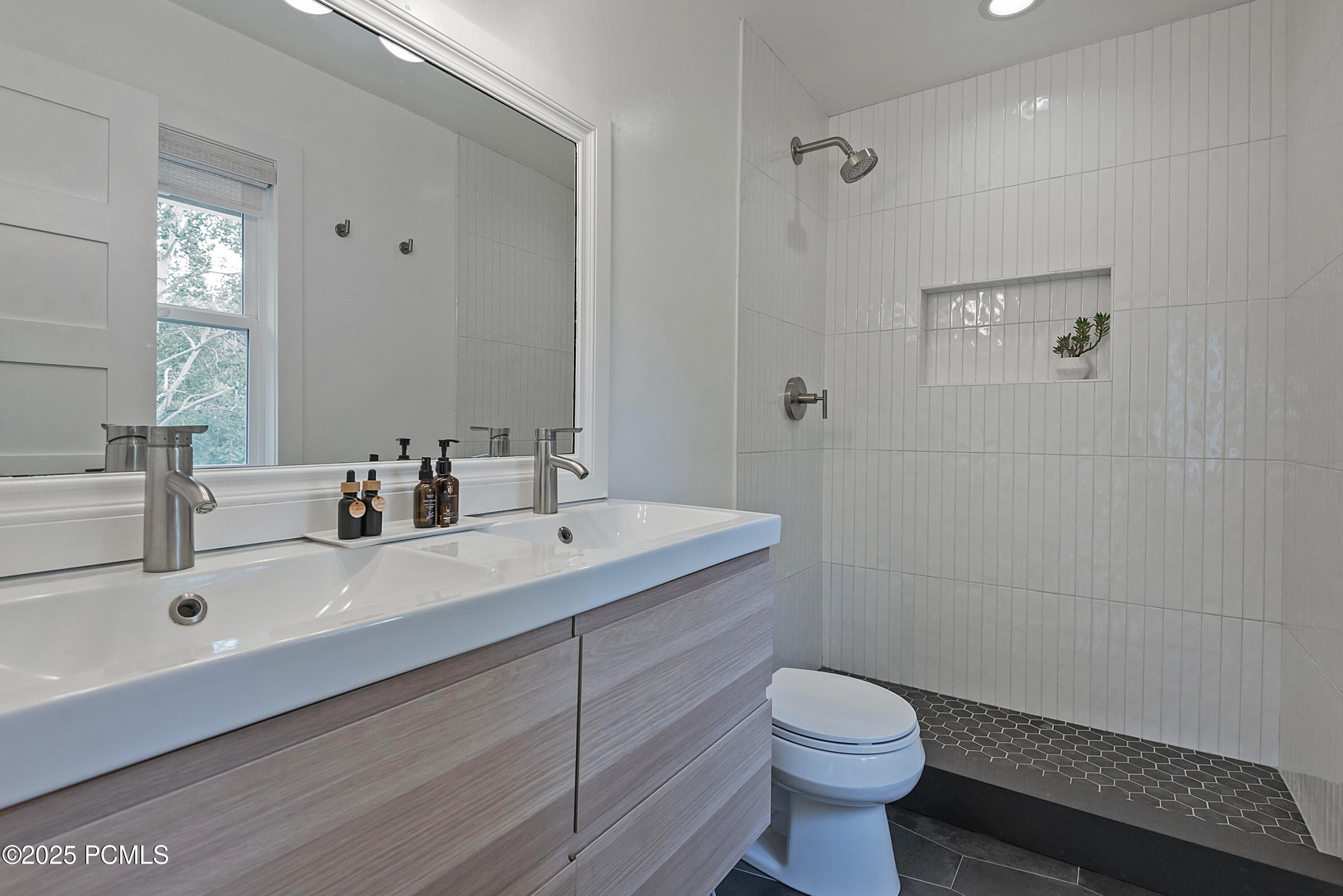 2512 Lily Langtree Court