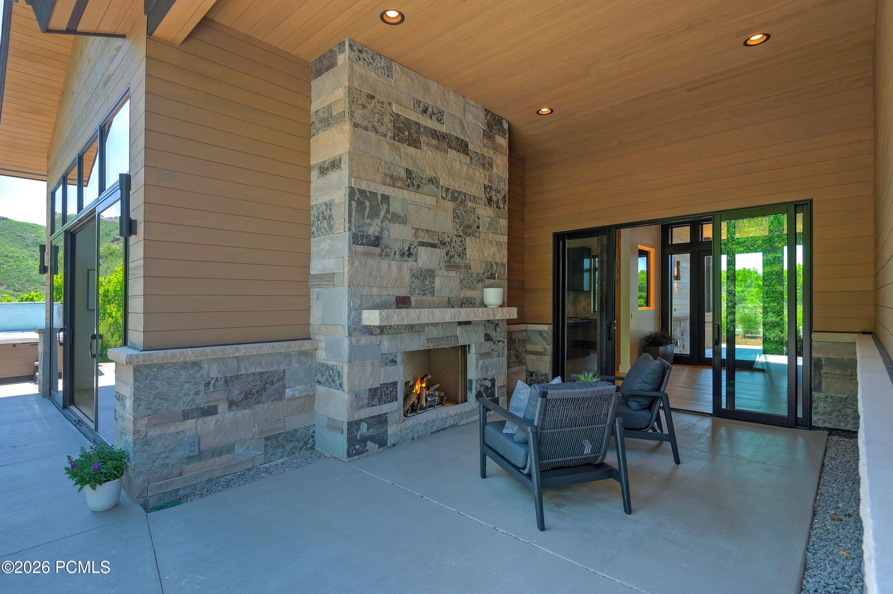 11651 N Soaring Hawk Lane