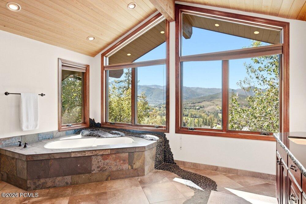 2555 Larkspur Drive