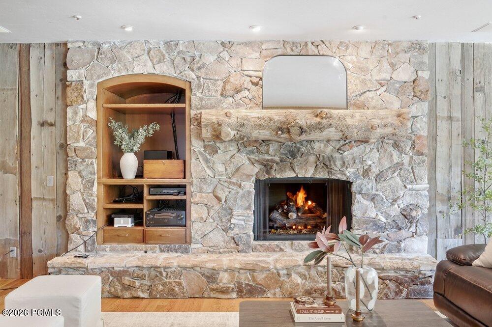 2555 Larkspur Drive