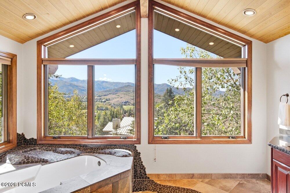2555 Larkspur Drive