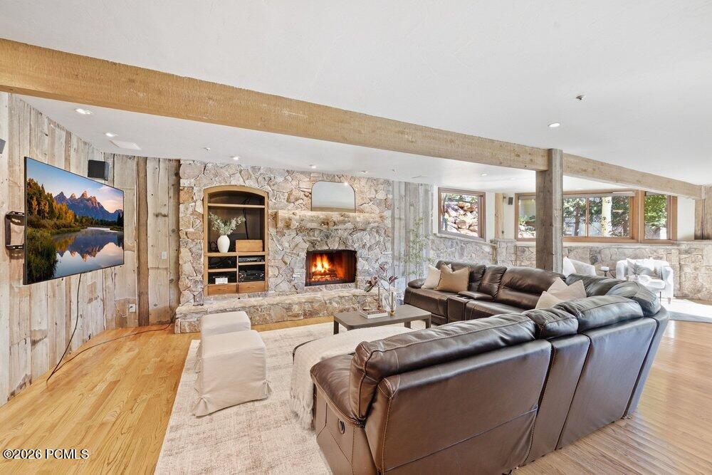 2555 Larkspur Drive