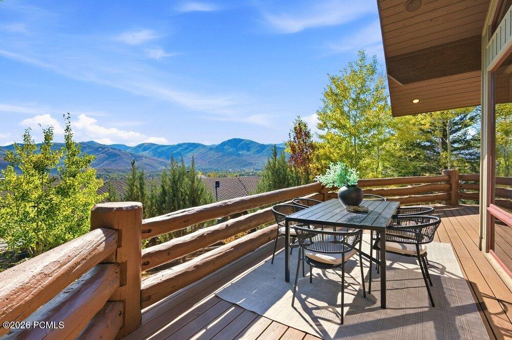 2555 Larkspur Drive
