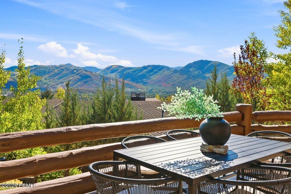 2555 Larkspur Drive
