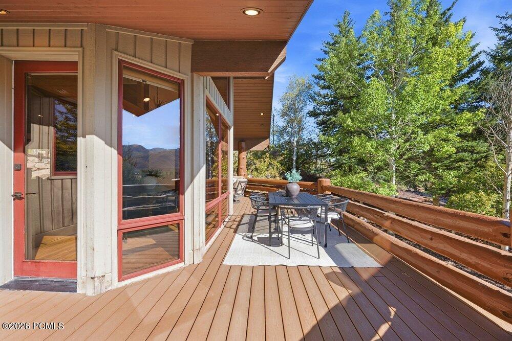 2555 Larkspur Drive