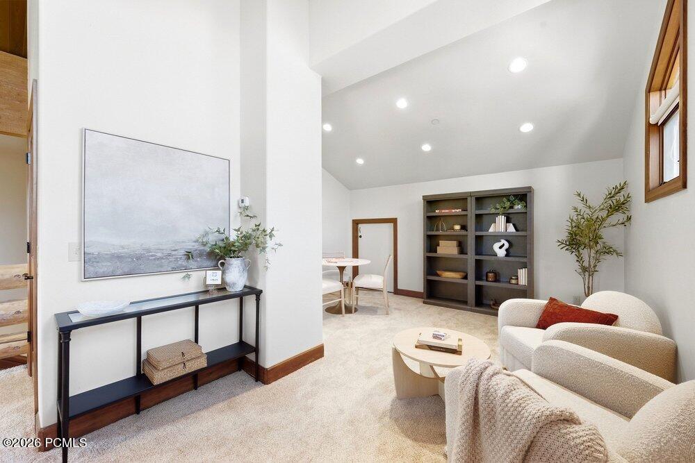 2555 Larkspur Drive