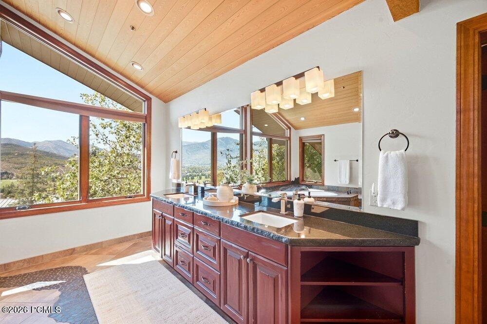 2555 Larkspur Drive