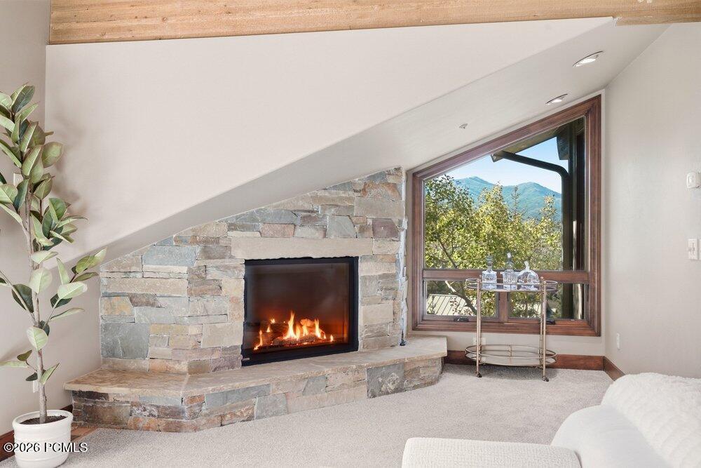 2555 Larkspur Drive