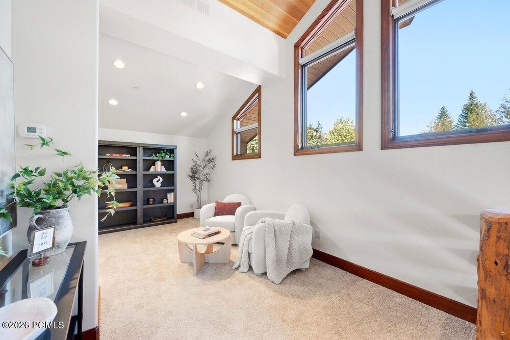 2555 Larkspur Drive