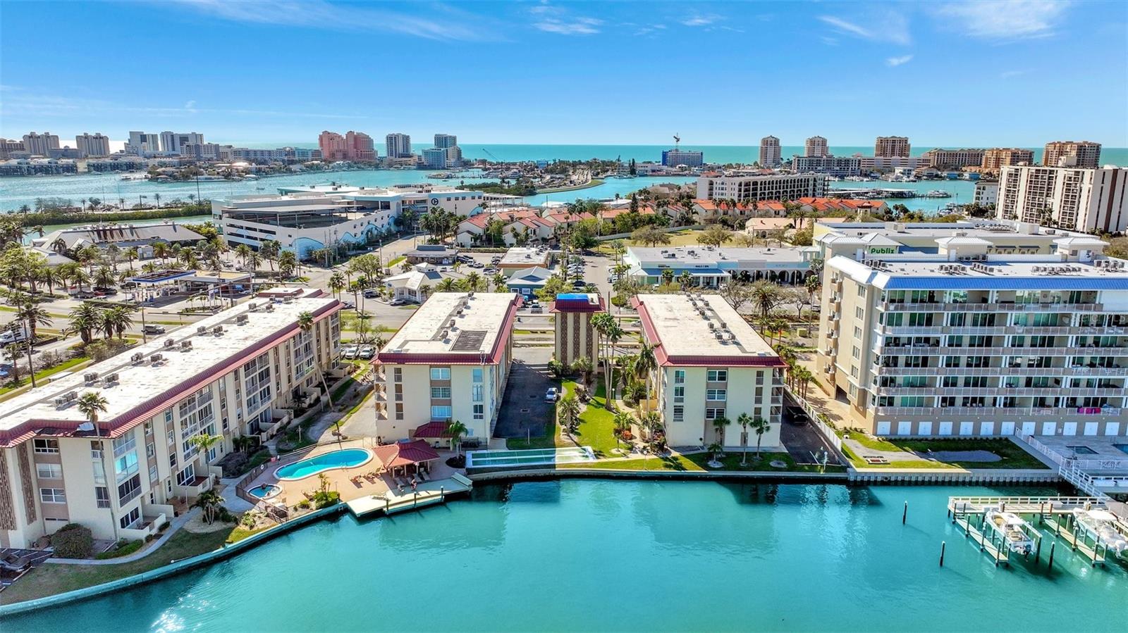 113 ISLAND WAY #241