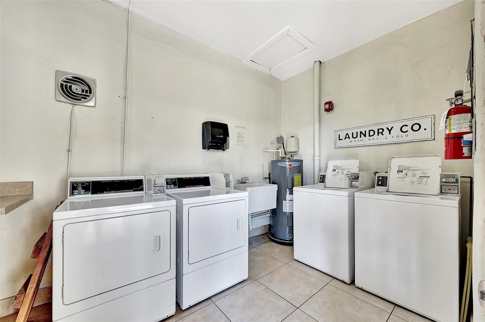 113 ISLAND WAY #241